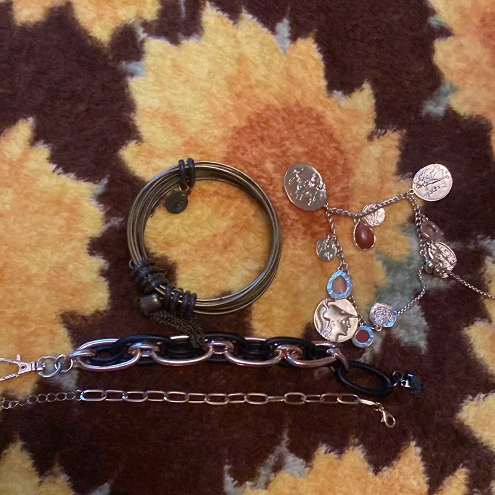 Bracelets - Picture 6 of 6